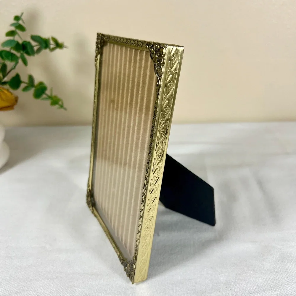 Vintage Gold Metal Ornate Picture Frame | 5x7